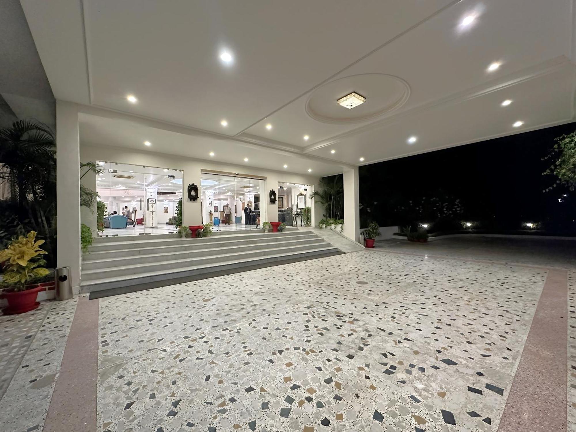 A S Hotels Khajurāho Exterior foto